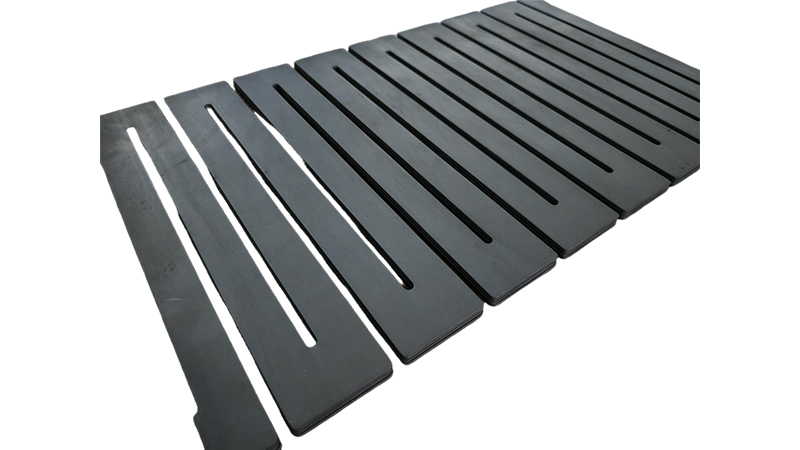 Comparison of Flow Field Plate Materials for Flow Batteries and the Stability Advantages of Rigid Graphite Flow Field Plates